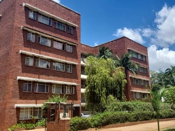 Spacious 2 bedroomed apartment on ground floor